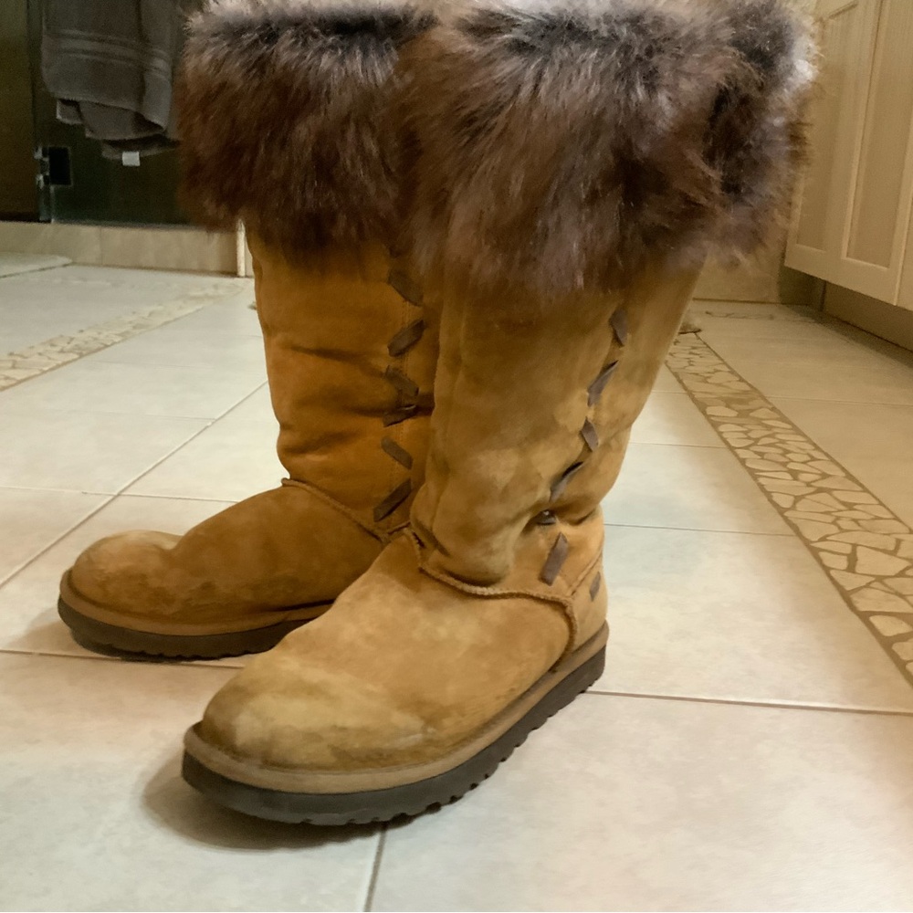 Uggs tall brown fur trim leather Women’s 8